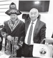ӘКІМ АҚЫННЫҢ СЕГІЗ ҚЫРЫ, БІР СЫРЫ
